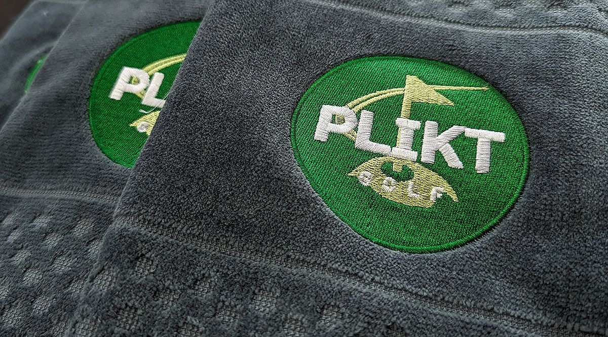 Broderade golfhanddukar till Pliktgolf - Reklamhuset RINK